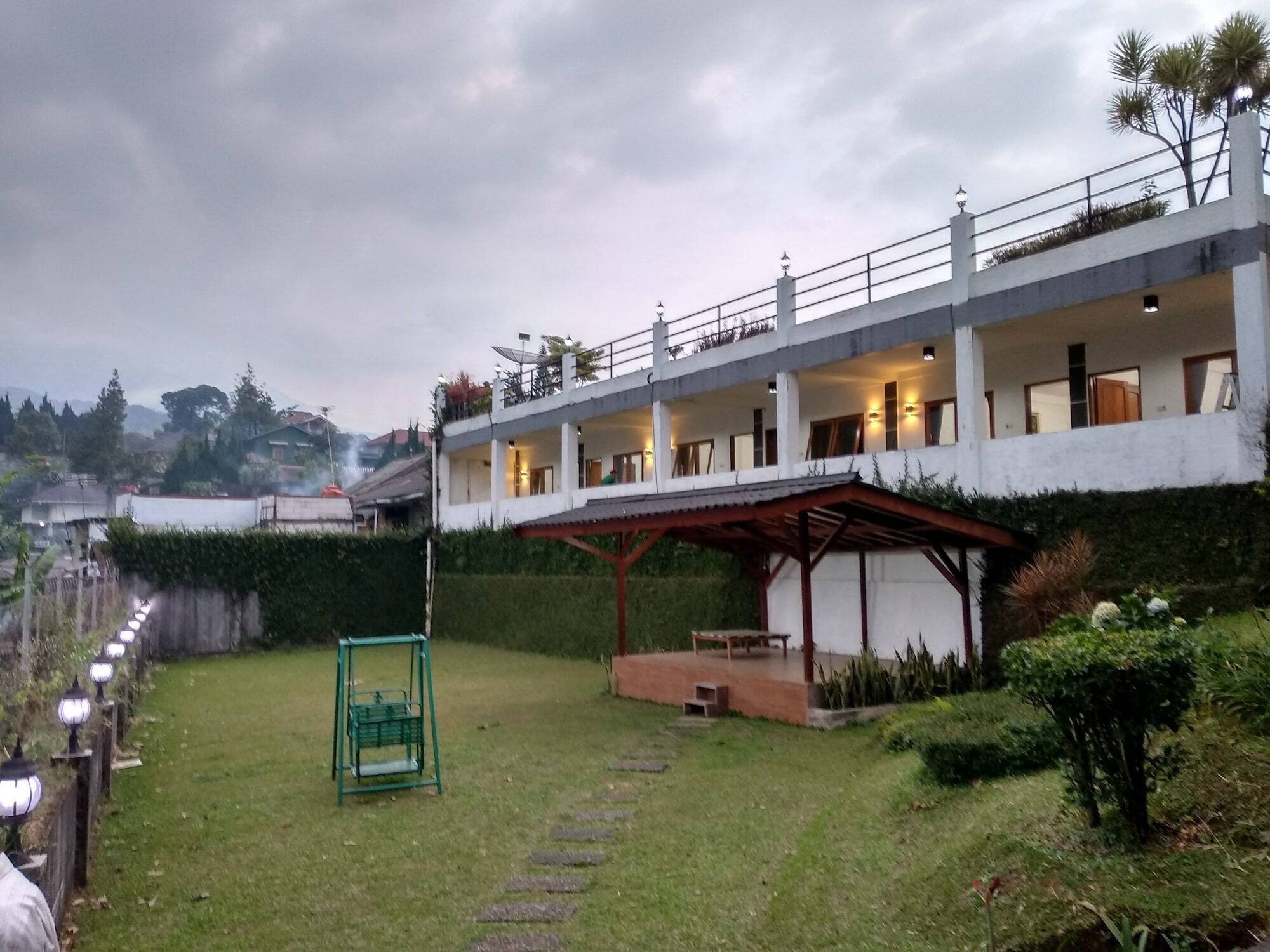 The View Villa Cisarua Εξωτερικό φωτογραφία